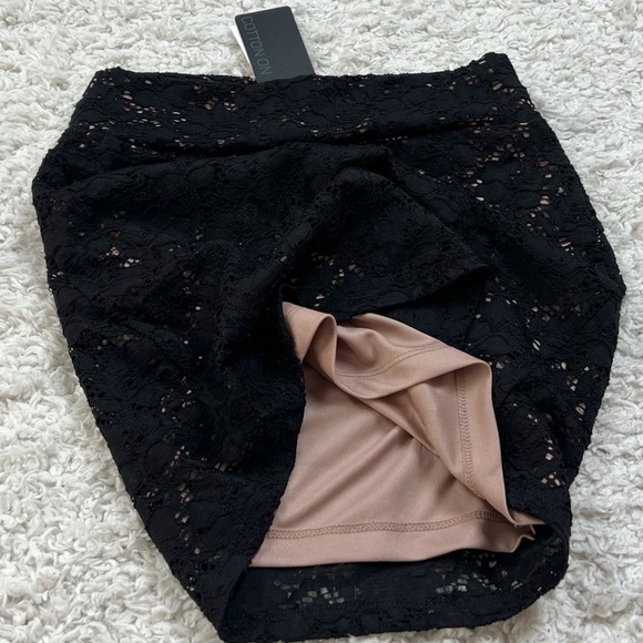 NWT Cotton On Black Lace Floral Mid Rise Mini Skirt Bodycon Pull On Medium - Picture 7 of 7
